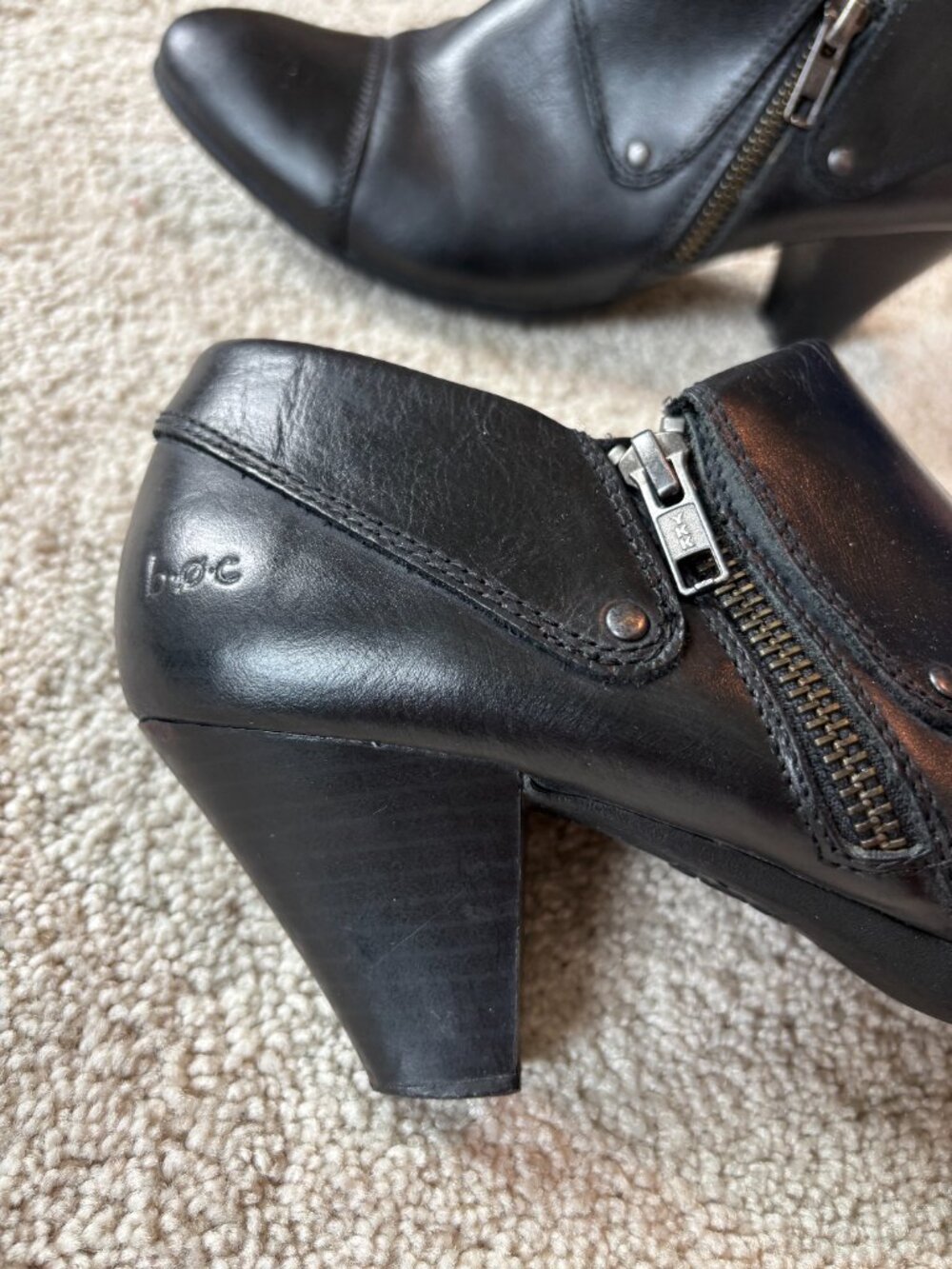 Born BOC Heeled Leather Black Bootie, Size 9 - Picture 10 of 10